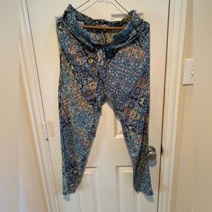 BCBG Floral print pants